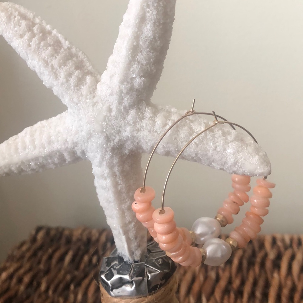 Pretty Peach &Faux Pearl Gold tone Hoop Earrings